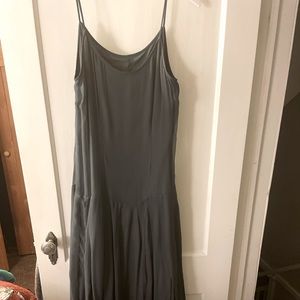 Ankle-length grey flow dress